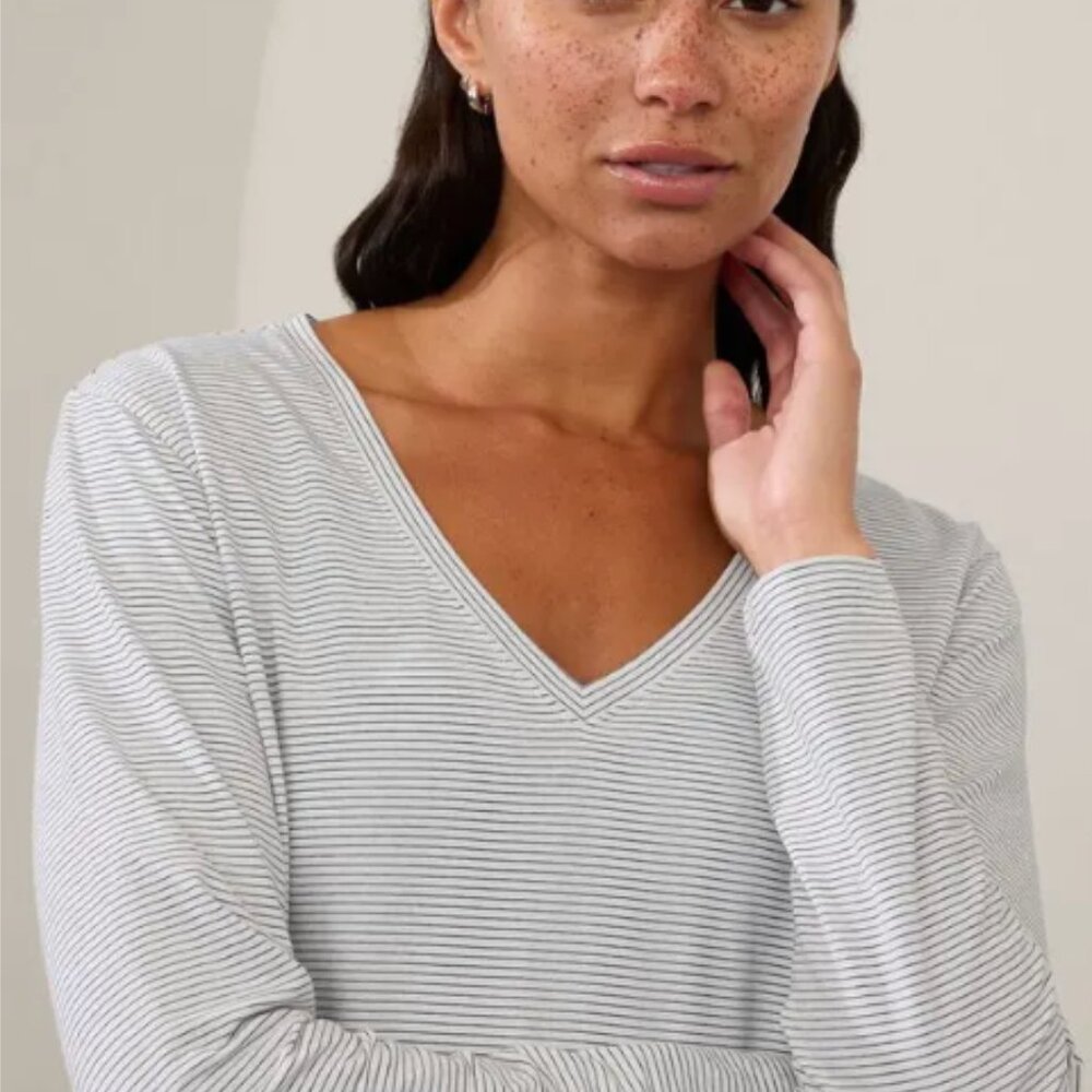 Athleta Essential V Neck Long Sleeve Tee in Arden Stripe XL